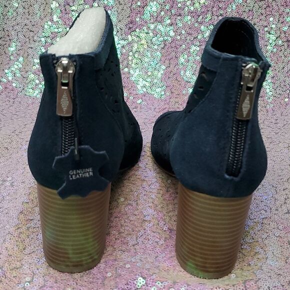 American Rag Glial Navy Suede  Leather Booties Size 5 M - Picture 6 of 13